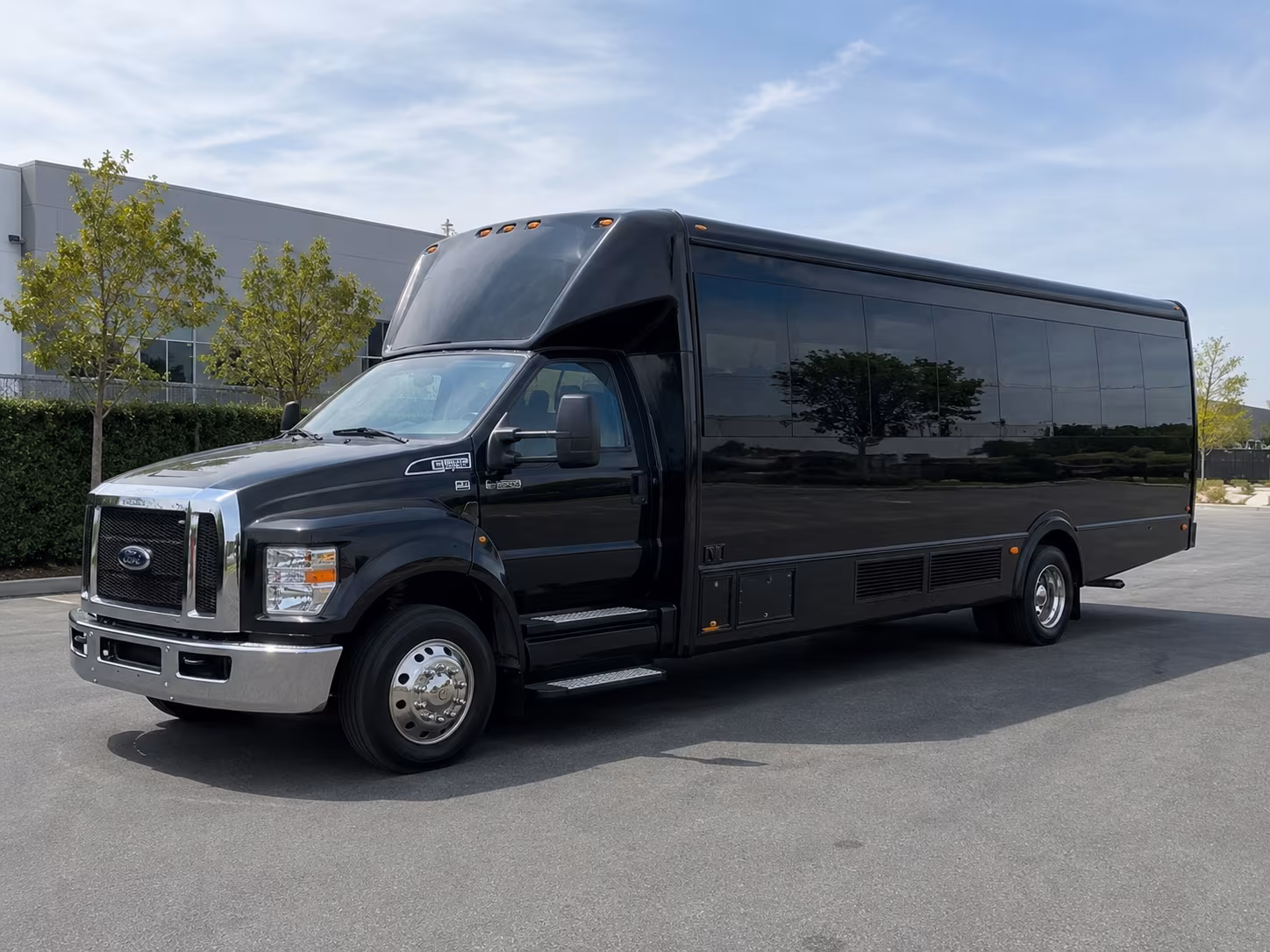 party buses that make the ride to the yakima convention center unforgettable